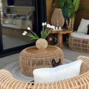 Table basse en rotin et bois naturel