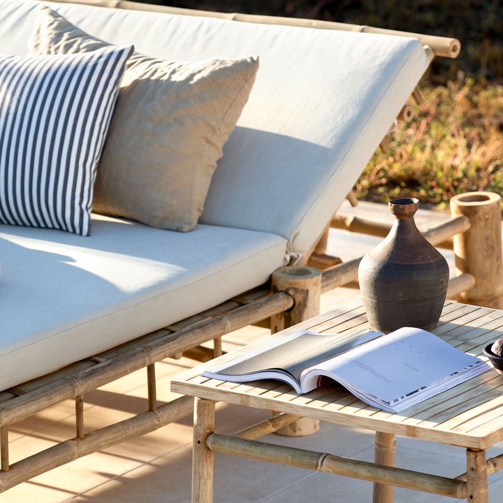 Double chaise longue en bambou et coussin beige – Image 2