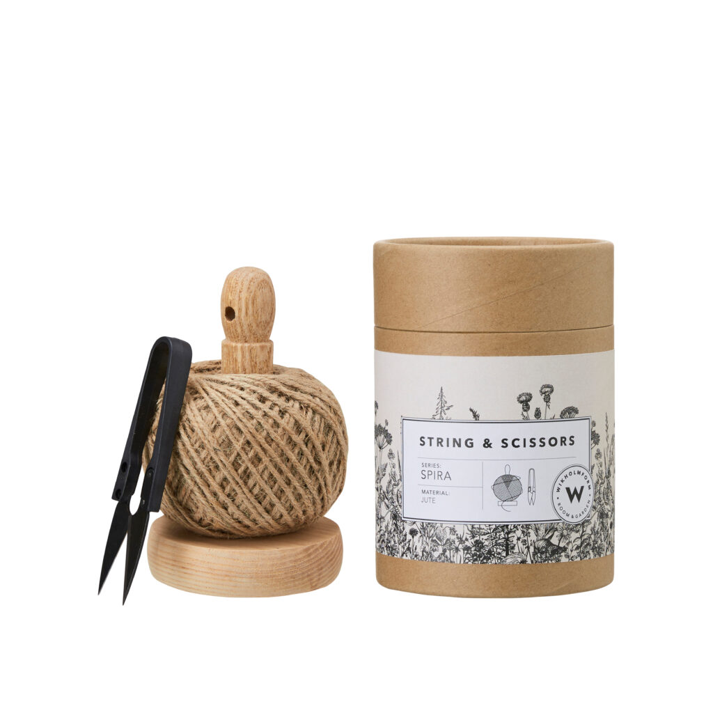 Corde en jute et ciseaux