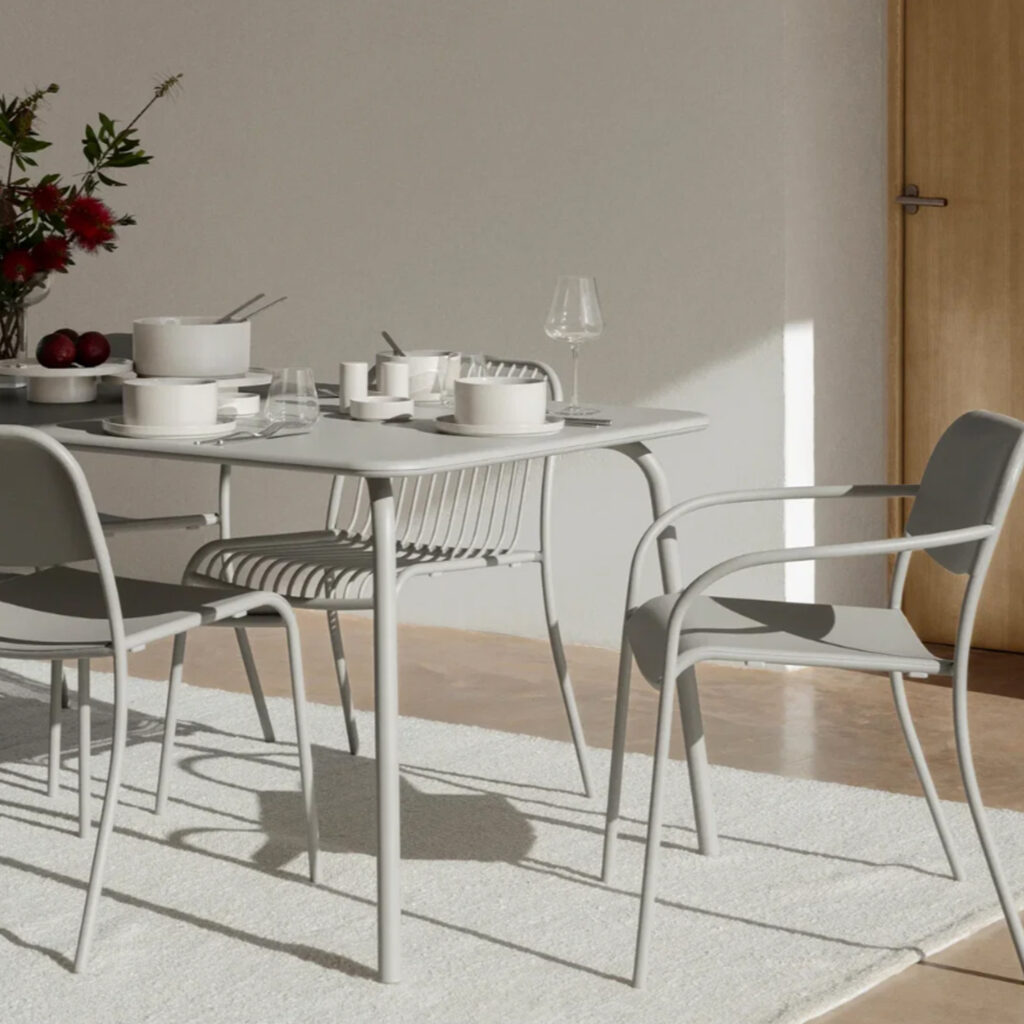 Table à manger de jardin « Yua », gris clair