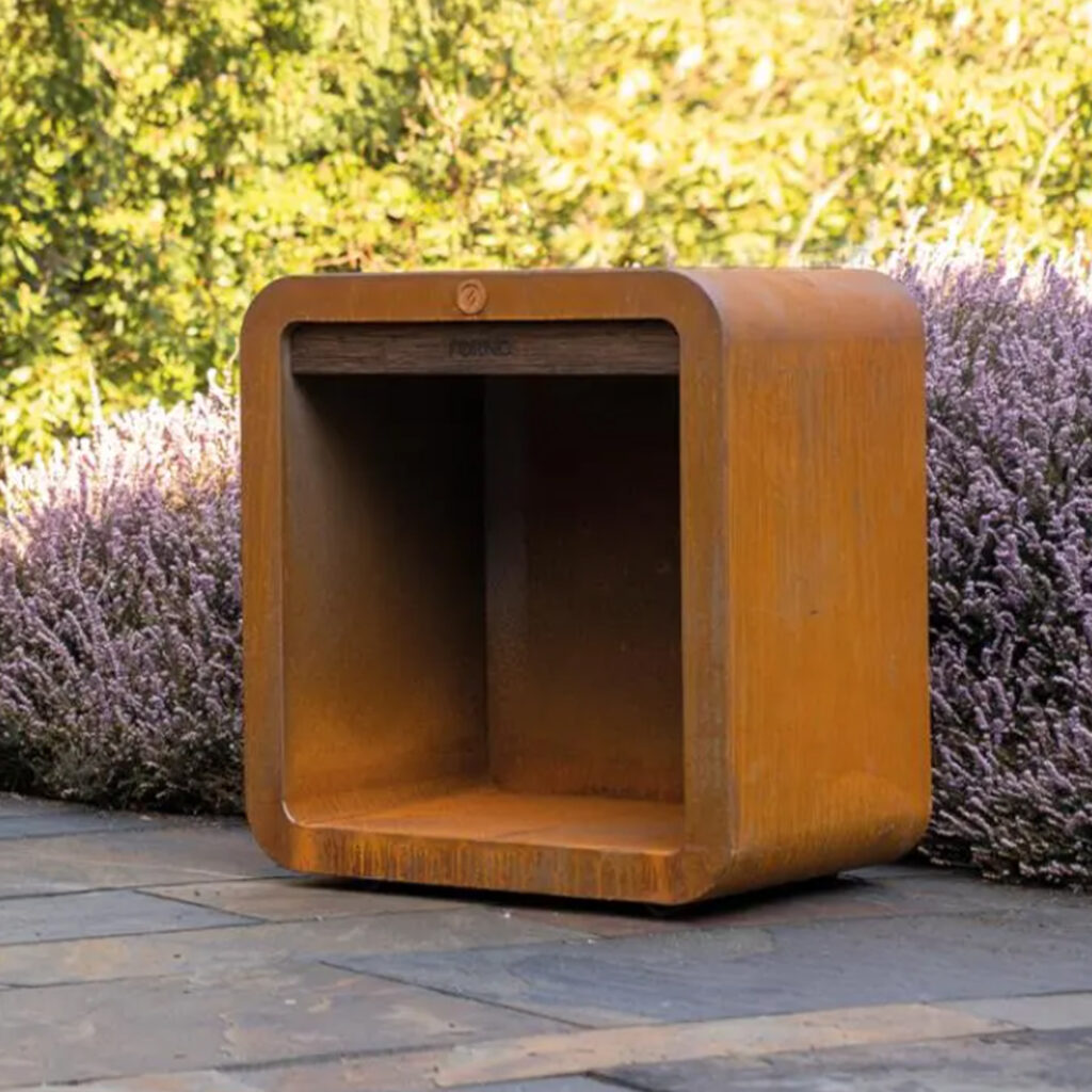Station standard en acier corten