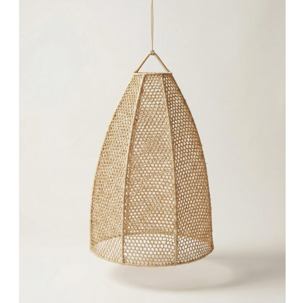 Suspension triangle en raphia