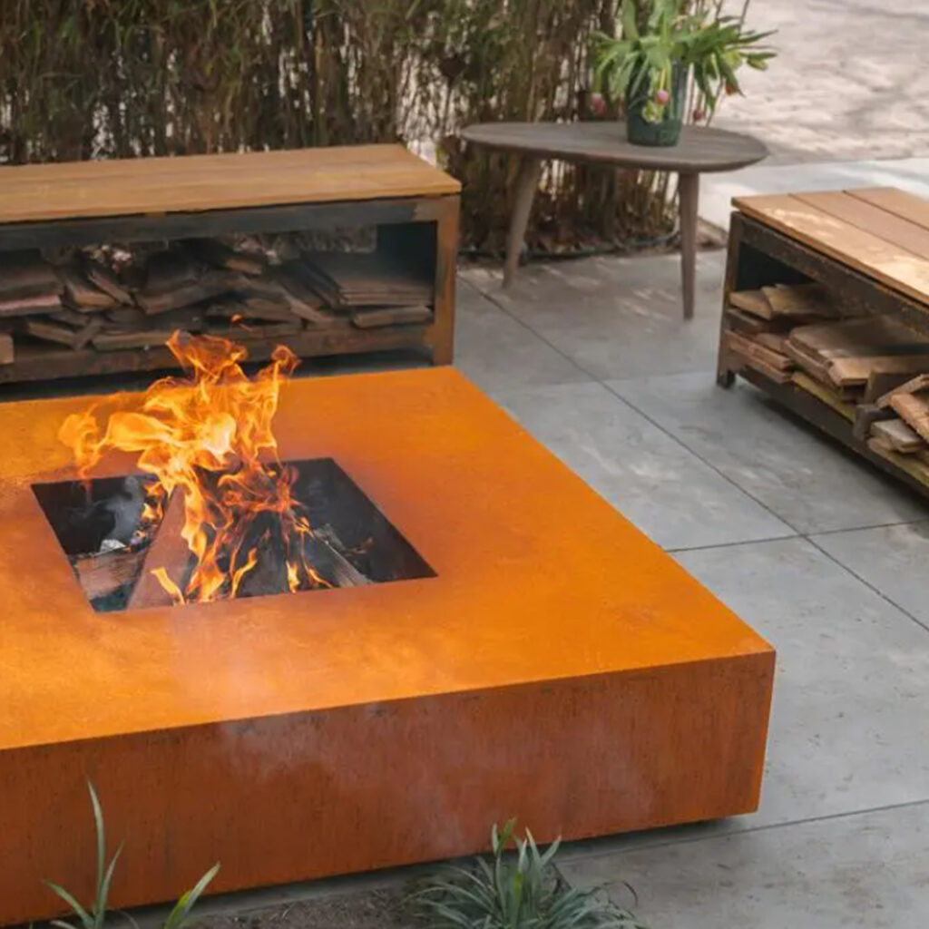 Table de feu carrée "Quad", acier corten + grill