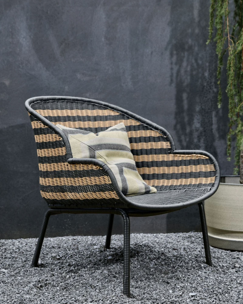 Fauteuil lounge HDHapur, naturel et noir
