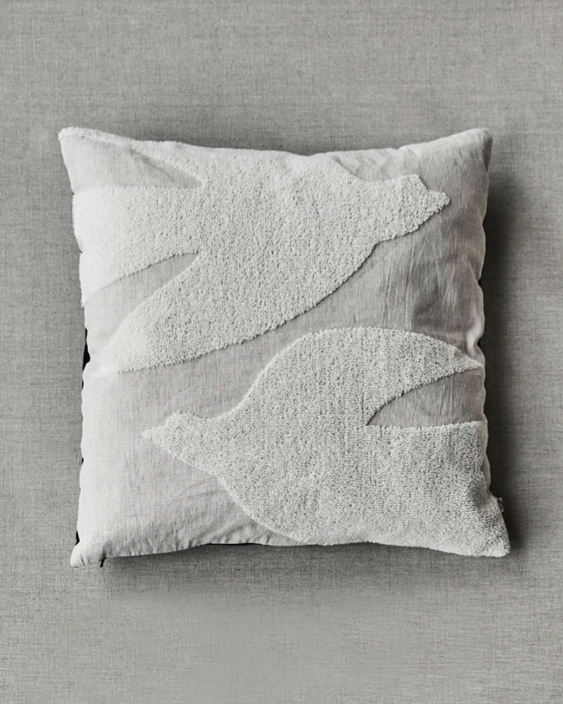 Housse de coussin brodée HDFly, blanc cassé